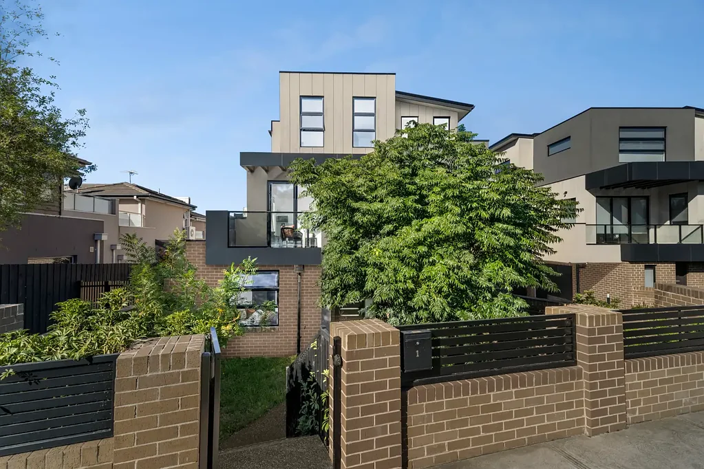 1/244 Pascoe Vale Road, Essendon, VIC 3040