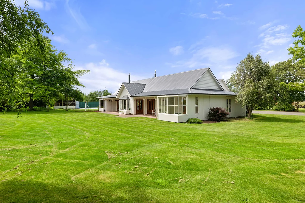 Darfield  Lifestyle and Established Agribusiness Opportunity