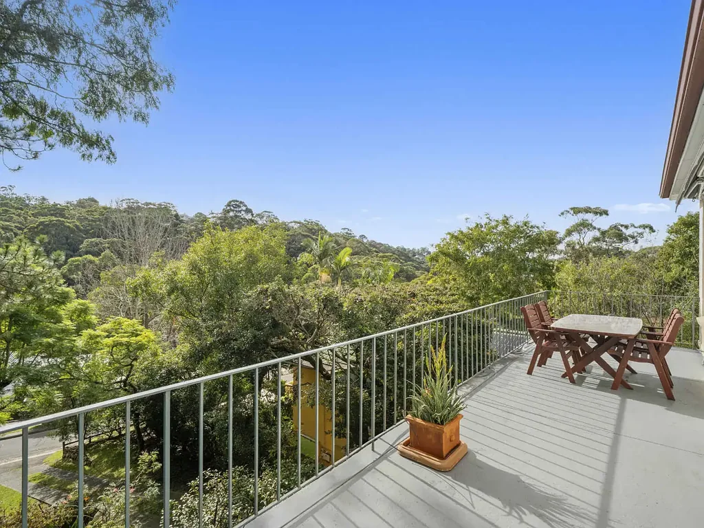 Northbridge 3chambre North to Rear Aspect, Stunning Bush Views and Exceptional Future Potential