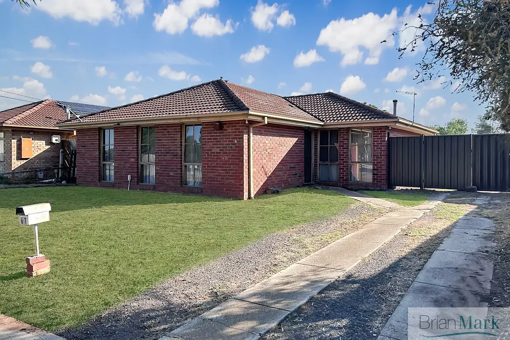 Werribee 3房 宽敞地块已批四联排 极佳地点近交通学校 幼儿园娱乐设施全 Prime Development Opportunity – 882m2  Block with Approved Plans for Four Townhouses