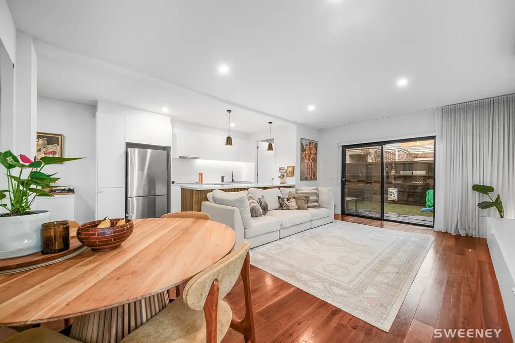 2/66 Stenhouse Avenue, Brooklyn, VIC 3012