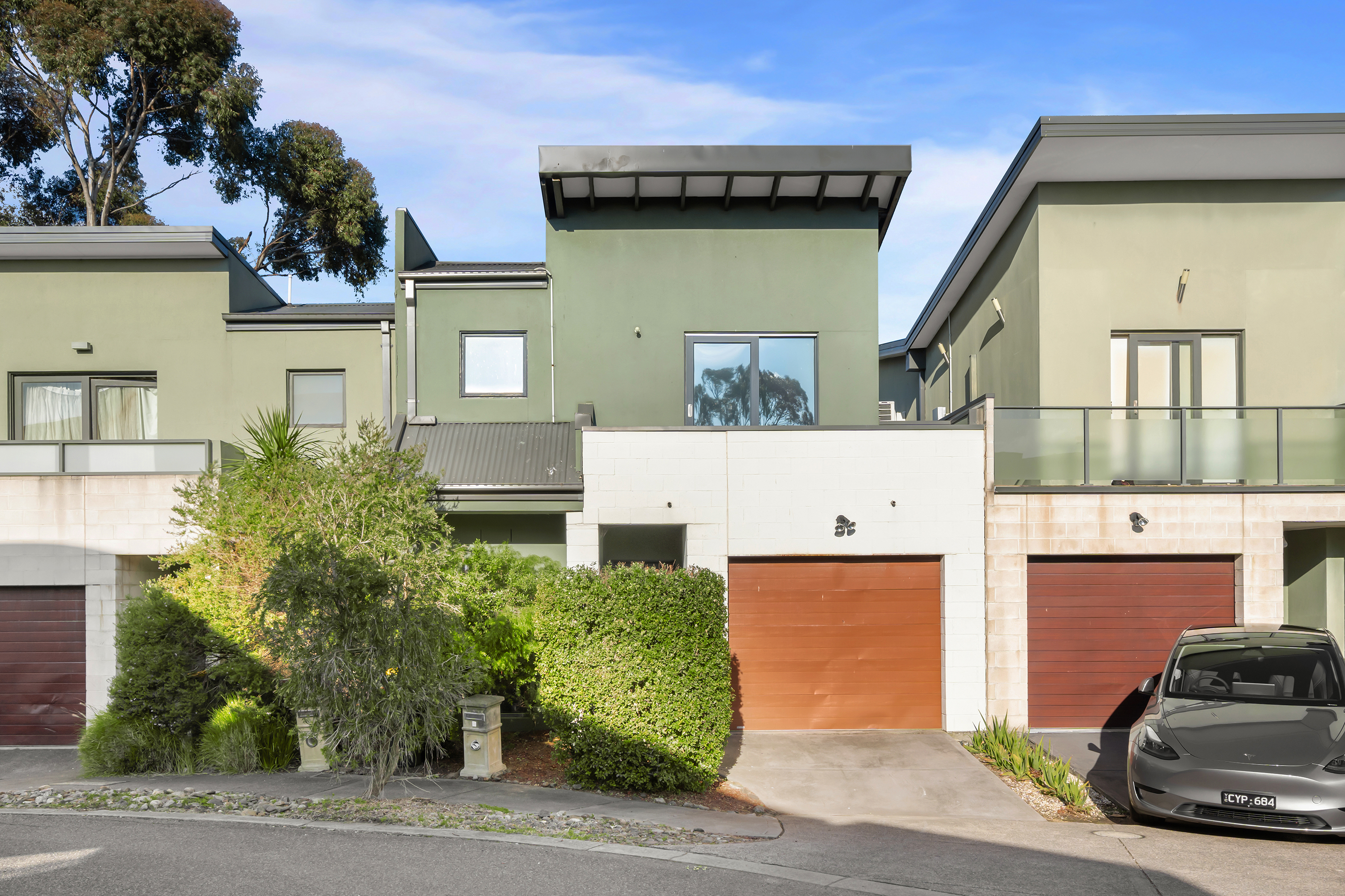 9 SAPPHIRE CT, GREENSBOROUGH VIC 3088, 0 Bedrooms, 0 Bathrooms, Townhouse