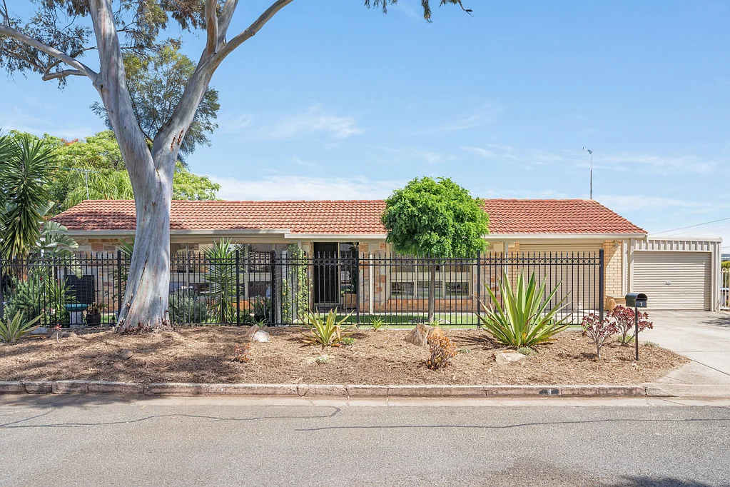 1 Capri Court, Para Hills, SA 5096