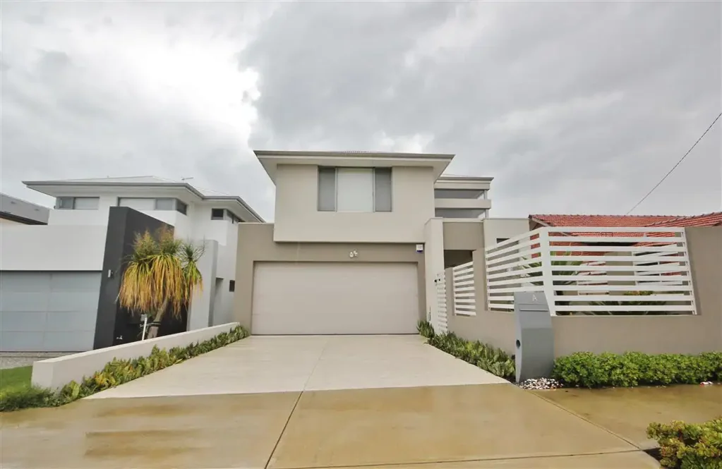4 BEDROOM, 3.5 BATHROOMS