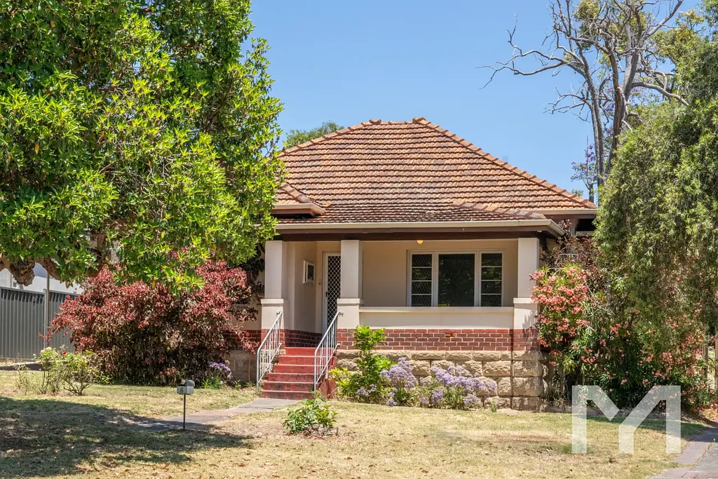 6 Redcourt Road, Attadale, WA 6156