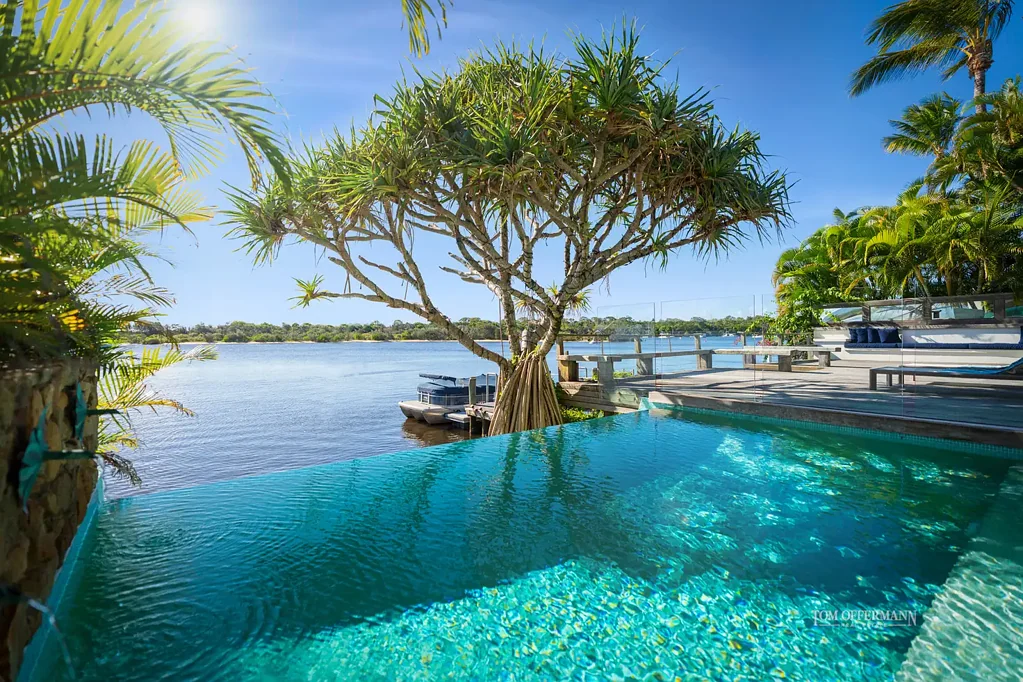 Noosa Heads 5Moenga Irresistible Riverside Brilliance; Above & Beyond Expectations