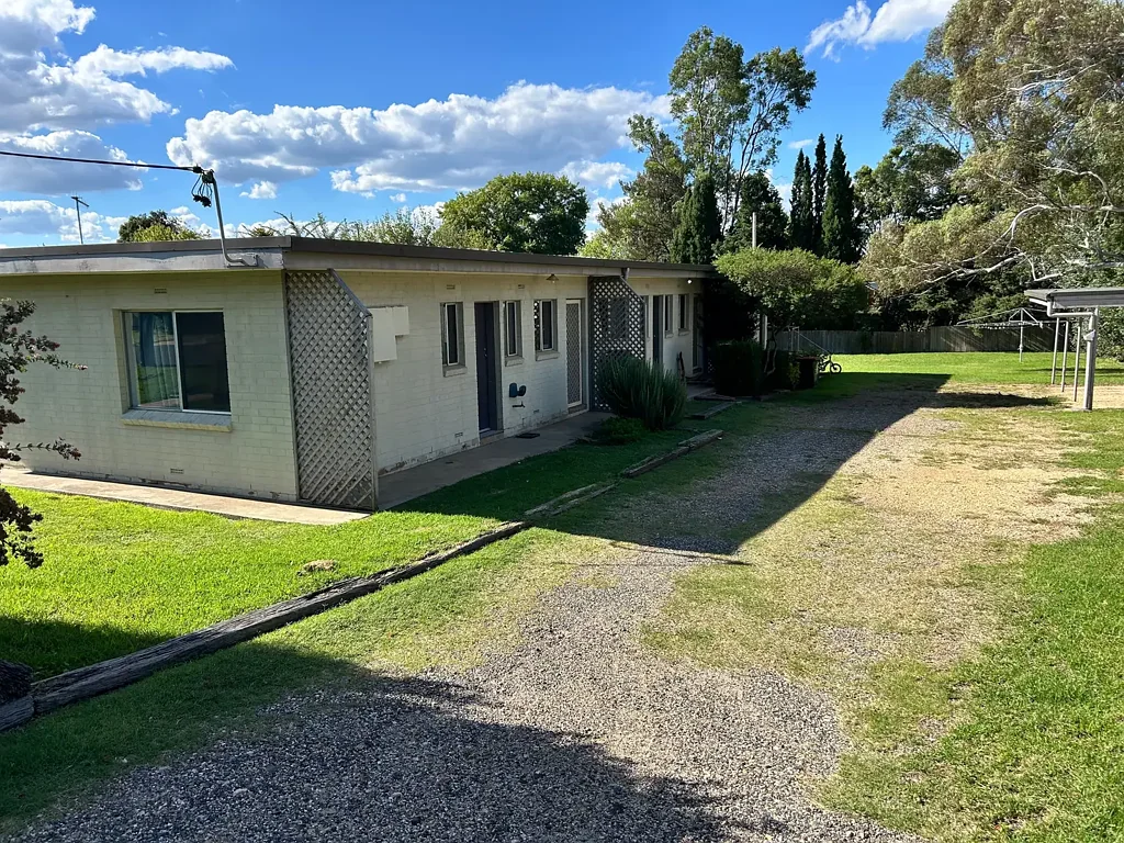 TWO BEDROOM UNIT IN CENTRAL LOCATION!