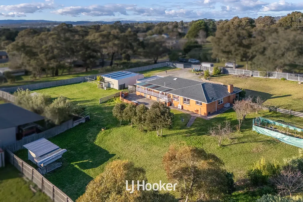 Narre Warren North 4 Bedroom Acreage Lifestyle with Space, Sophistication & Dual Master Suites