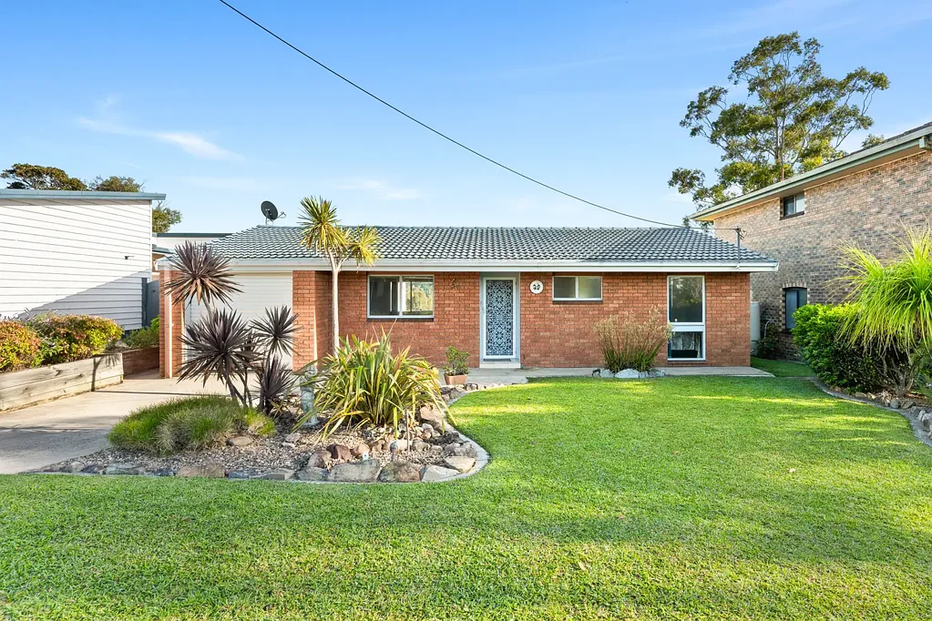 24 Lake Street, Tuross Head, NSW 2537