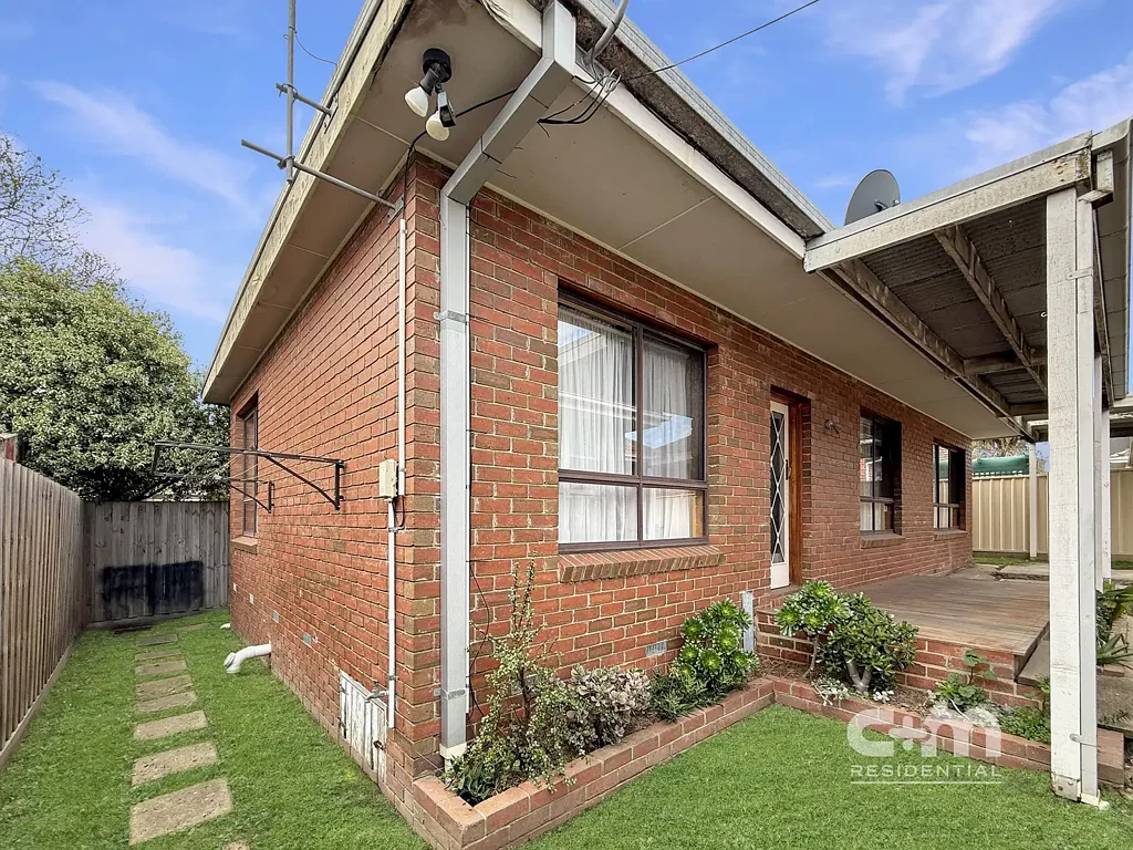 Warm and Welcoming 2-Bedroom Delight