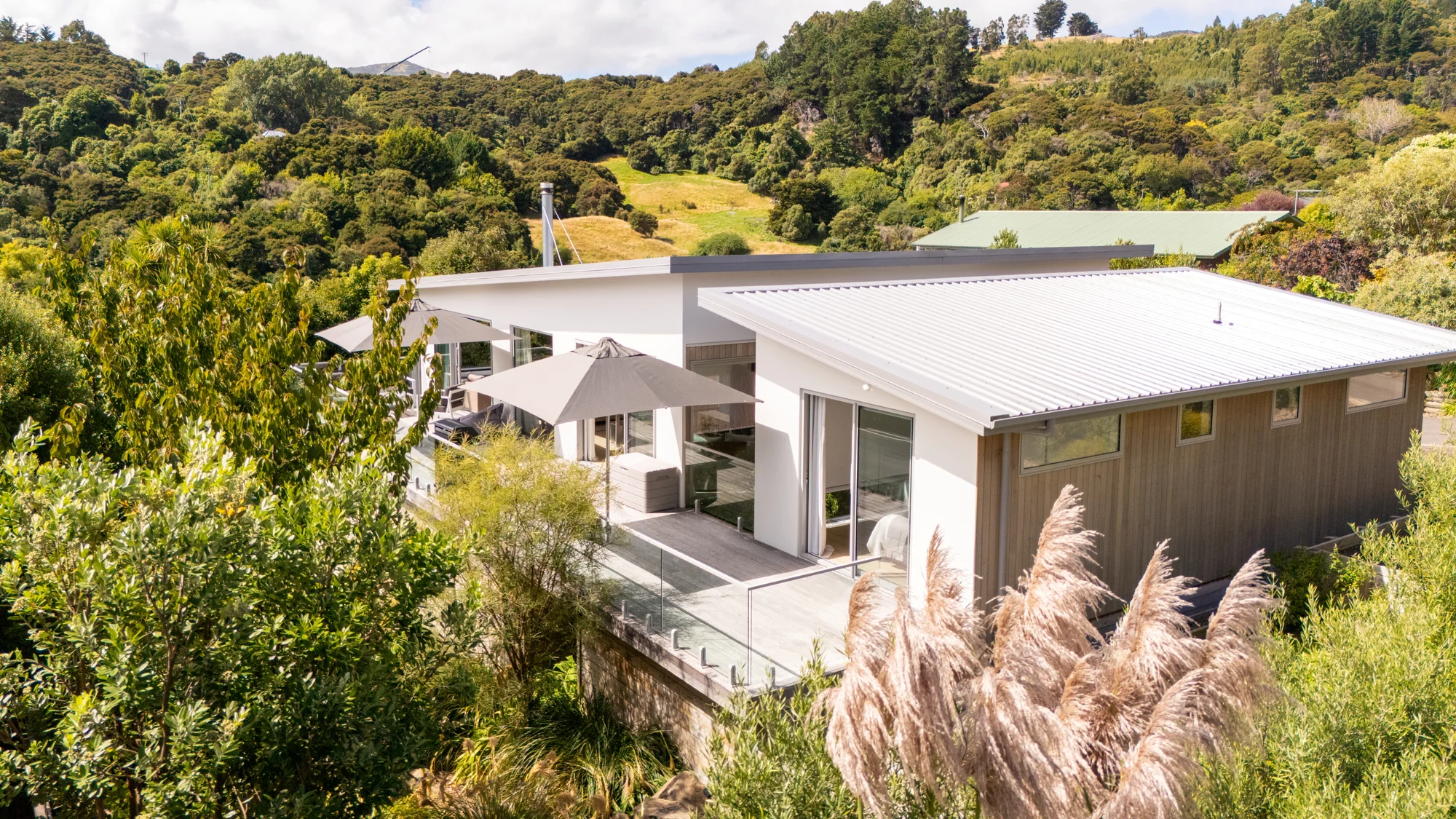 Akaroa 3Phòng ngủ Modern luxury — selling below purchase price