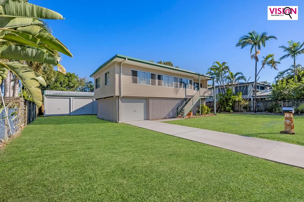 East Mackay 3 Bedroom TOWN BEACH ENTERTAINER!