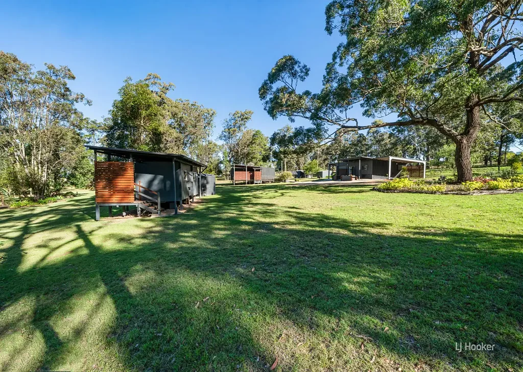 Blackbutt 3Phòng ngủ Exceptional Lifestyle Acreage with Three Quality Tiny Homes. Just 1.5km to Black