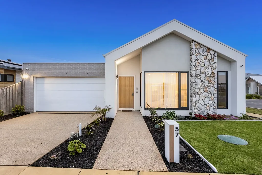Point Lonsdale 4ਬੈੱਡਰੂਮ Modern Elegance with Waterway Views