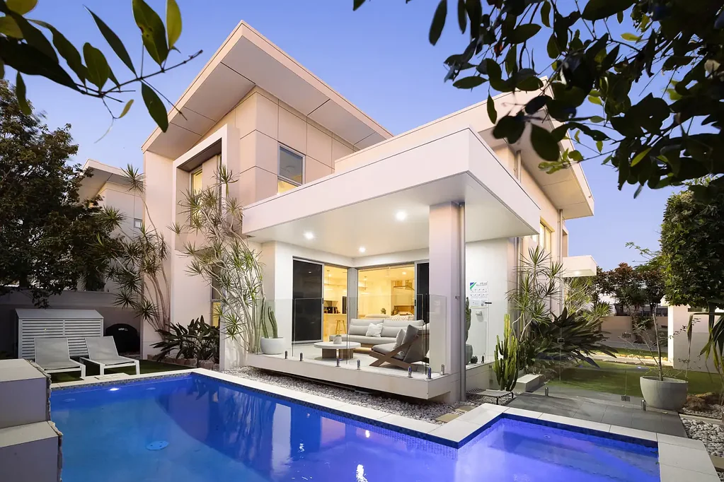 1a Meredith Drive, Broadbeach Waters, QLD 4218