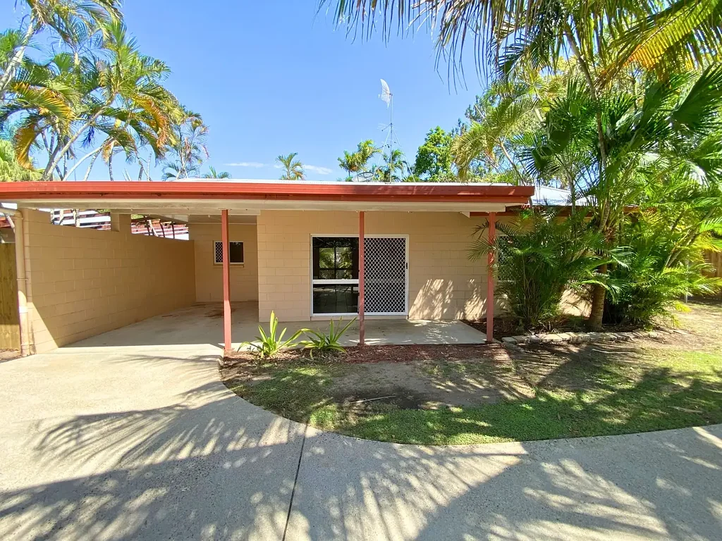 Spacious Two Bedroom Duplex with No Rear Neighbours!