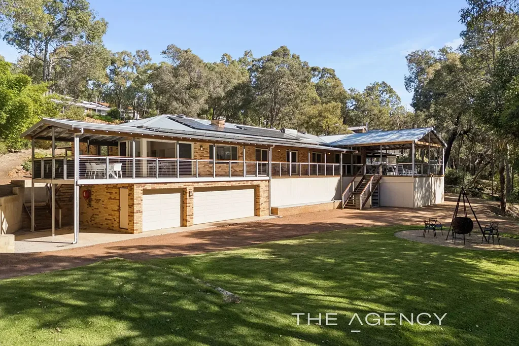 Darlington 5房  Classic Multi-Generational living - Farmhouse Colonial Style & Opposite Bushland Reserve