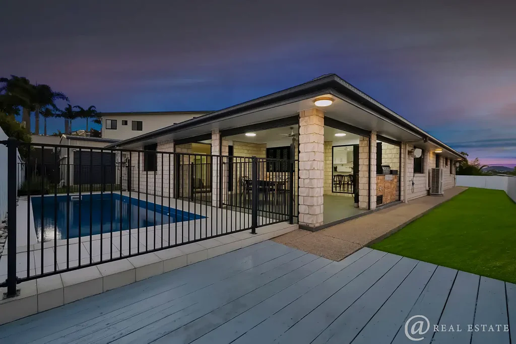 Lammermoor 4कमरा Luxury Meets Lifestyle
Family Living with Shed, Pool & Space to Breathe