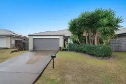 2/2 Darter Close, Lowood