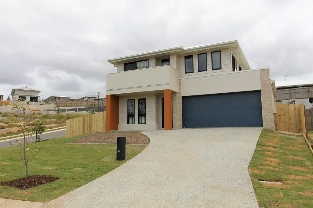 STUNNING DEEBING HEIGHTS
