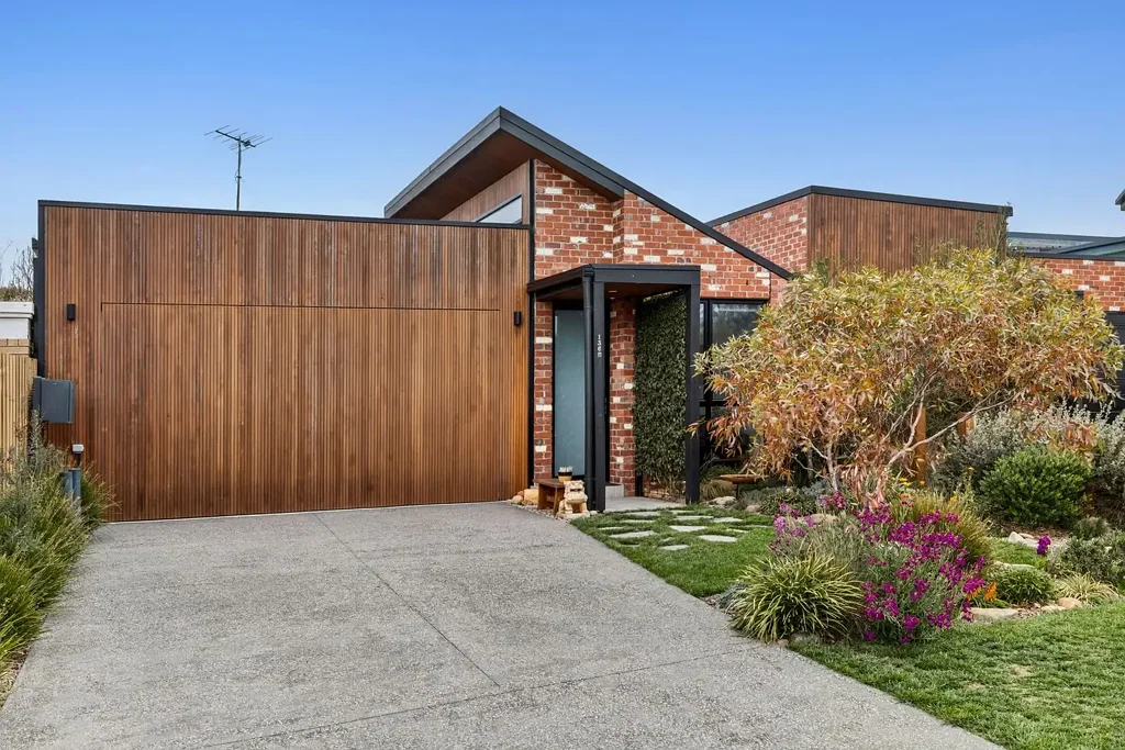 Ocean Grove 3 Bedroom Architectural Elegance In The Heart Of Town