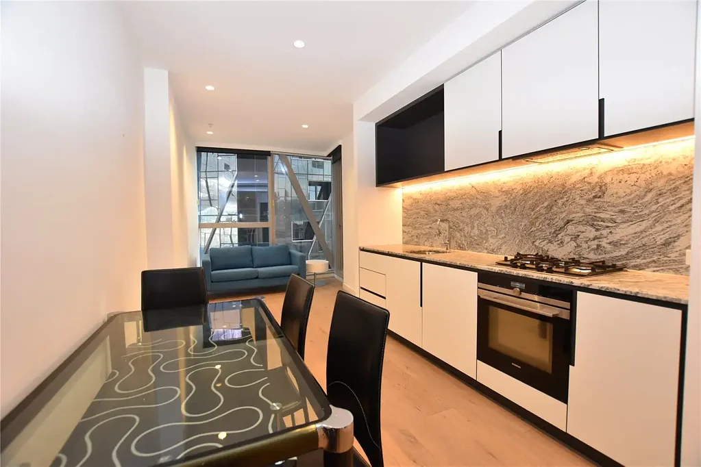West Side Place - 1 Bedroom Apartment