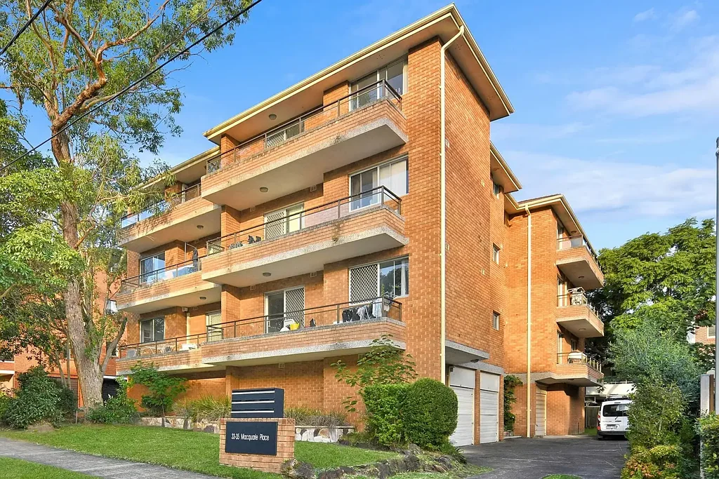1/33-35 Macquarie Place, Mortdale, NSW 2223