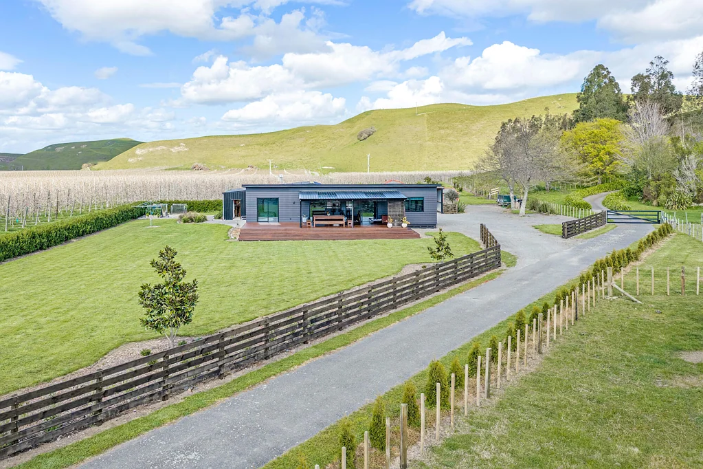 Puketapu 3침실 A rural farm and lifestyle section in one!