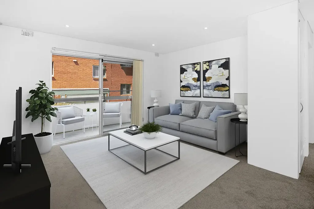 Spacious Apartment with Leafy Outlook