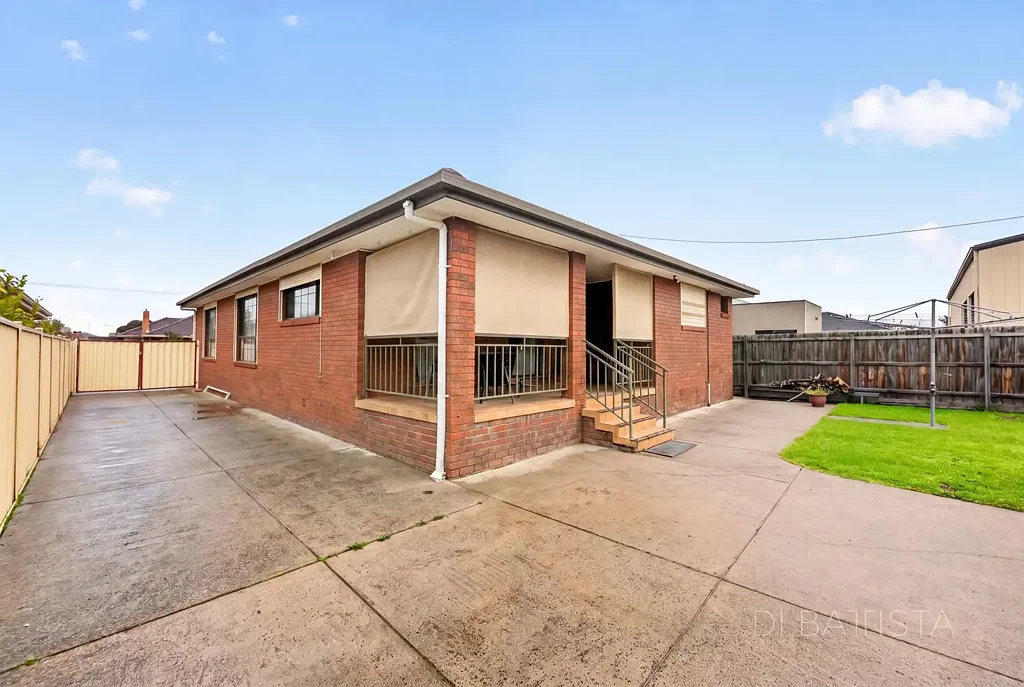 Campbellfield 3ਬੈੱਡਰੂਮ Immaculately Maintained Family Home on a Generous 660m² Allotment