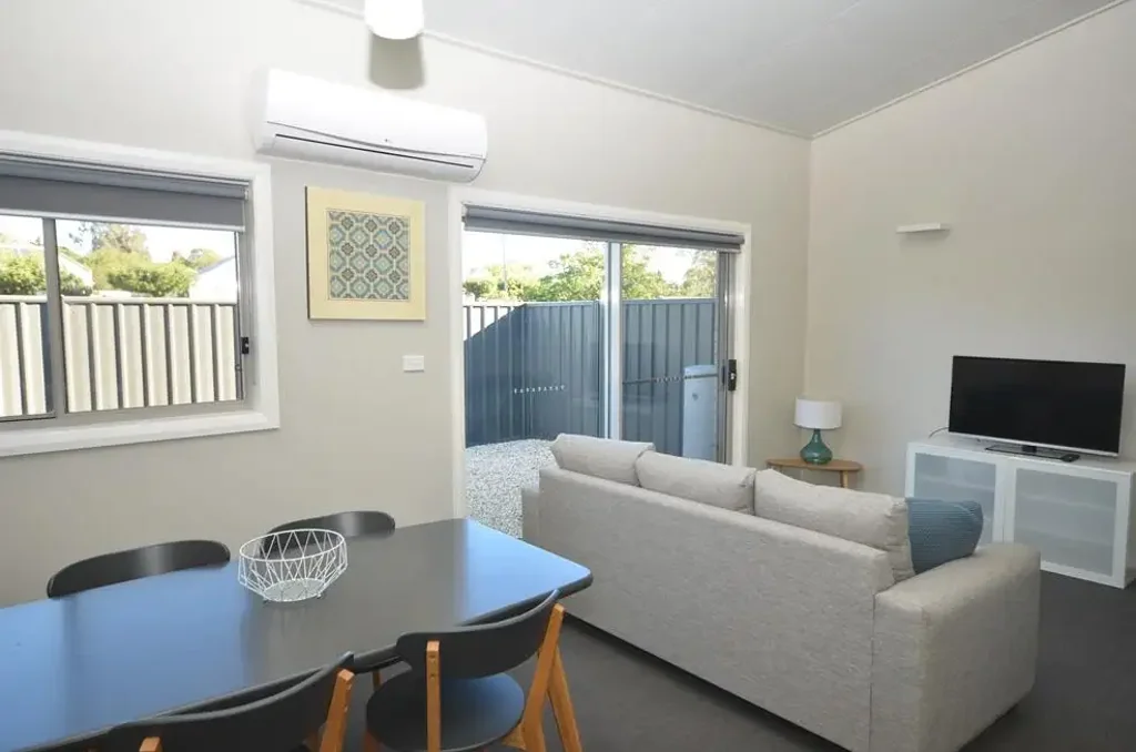 Fully Furnished Accommodation - Oakham Street Units