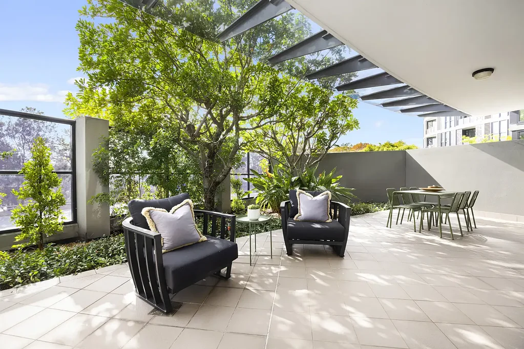 Bondi Junction 1房 Bondi Junction中心 超大北向花园 139sqm 室内户外无缝流 独立书房 健身泳池 停车位 A Sunny Garden Apartment In The Landmark Eclipse
