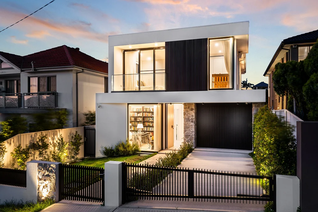 Maroubra 5房 建筑师设计豪华住宅 北Maroubra/South Coogee热门社区 现代 JAPANDI风格 新建 双砖结构 双层玻璃 步行可达名校 Japandi-Inspired Coastal Luxury with Resort-Style Living