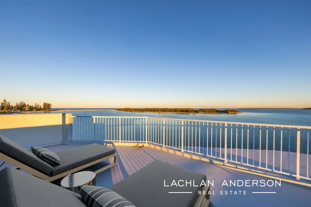 Caloundra 3ਬੈੱਡਰੂਮ EXCLUSIVE WATERFRONT PENTHOUSE - FIRST TIME OFFERED TO THE MARKET