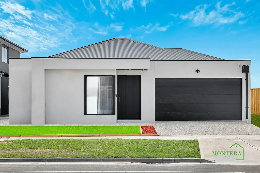 14 Ridley Boulevard, Mickleham, VIC 3064