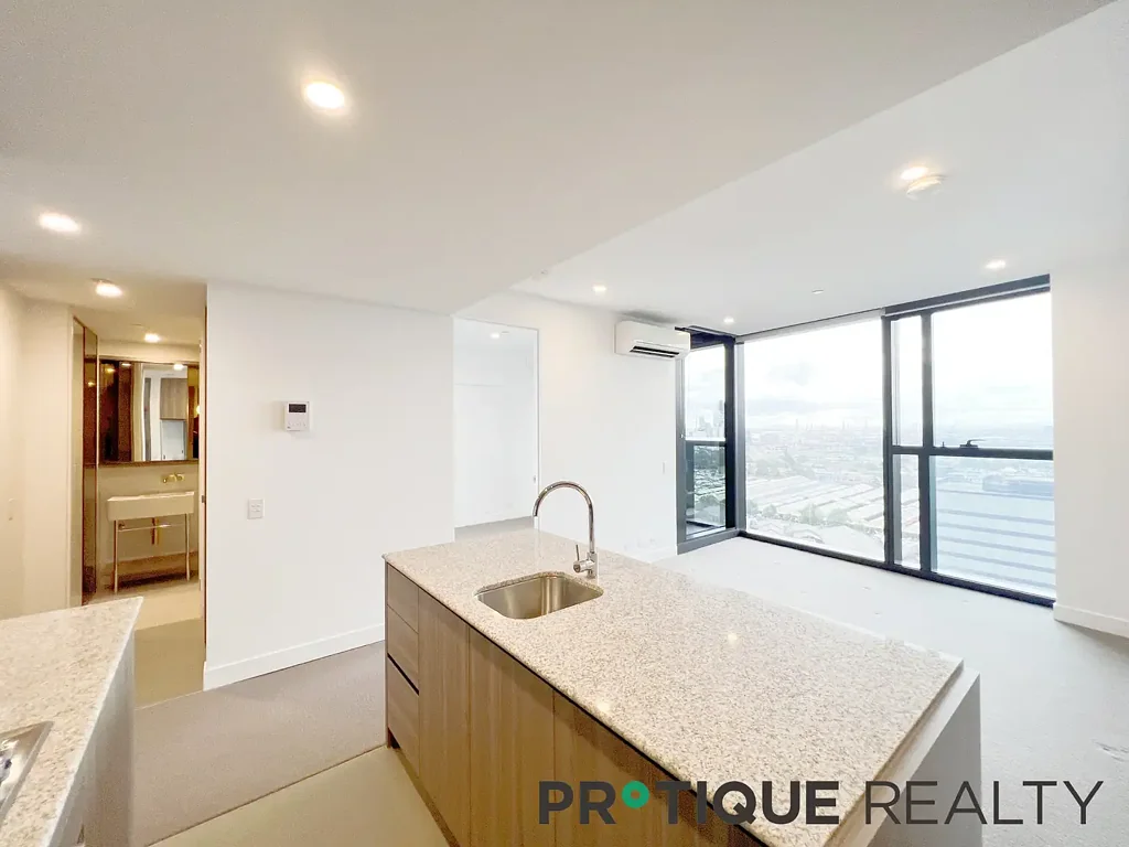 Carlton 2Moenga Modern 2-Bedroom, 2-Bathroom Apartment with Stunning Uninterrupted Views