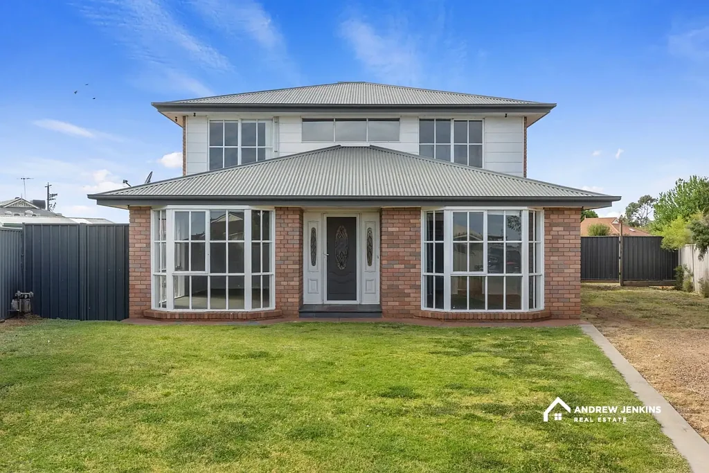 Cobram 5Kwarto Spacious Family Home with Endless Potential