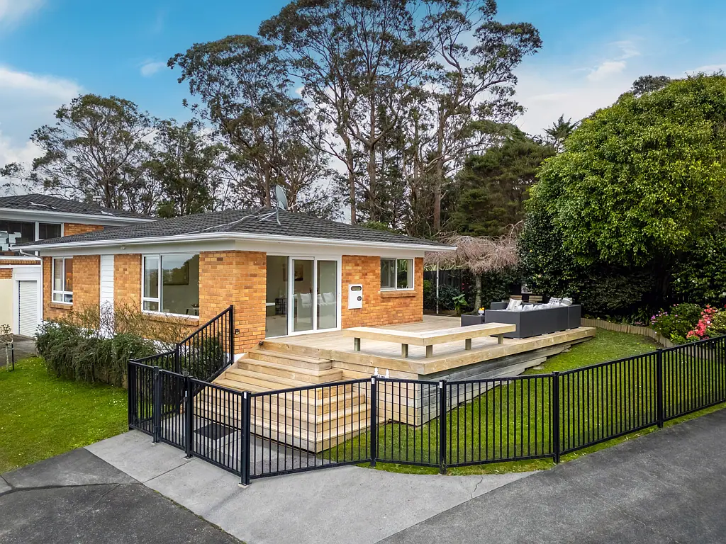 1/28A Ravenwood Drive, Forrest Hill, North Shore City, Auckland