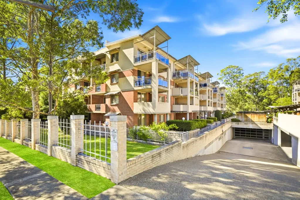 Mount Druitt 2房 宽敞两卧公寓 空间实用 东西双阳台 混合木地板 主卧带柜 强劲租赁潜力 地段便捷 Ideal First Home or Investment – Two-Bedroom Apartment in Mount Druitt