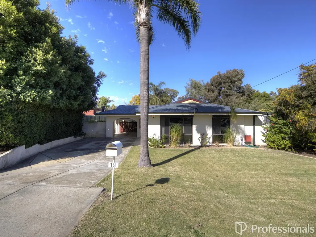 Forrestfield 4房  4x3 Home on 700m2!!!!