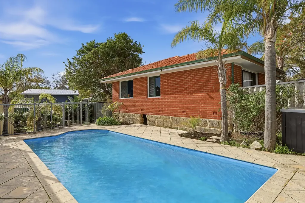 Orelia 4Habitaciones Huge Corner Block, Pool, Workshop & Exceptional Side Access