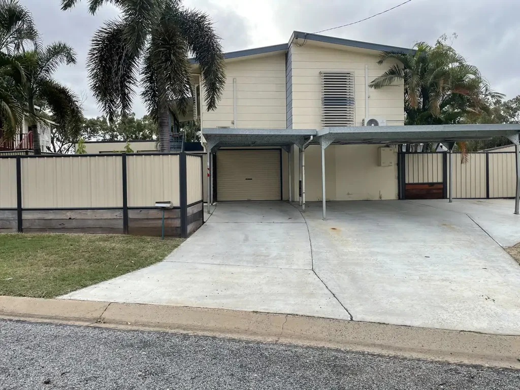 Moranbah 3ห้องนอน Incredible buying - Space and Potential all in one