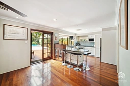 45 Warlingham Drive, Lesmurdie