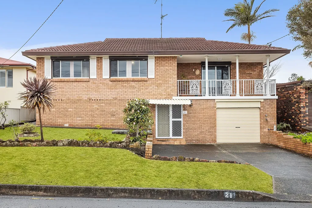 21 Lawrence Avenue, Mount Warrigal, NSW 2528