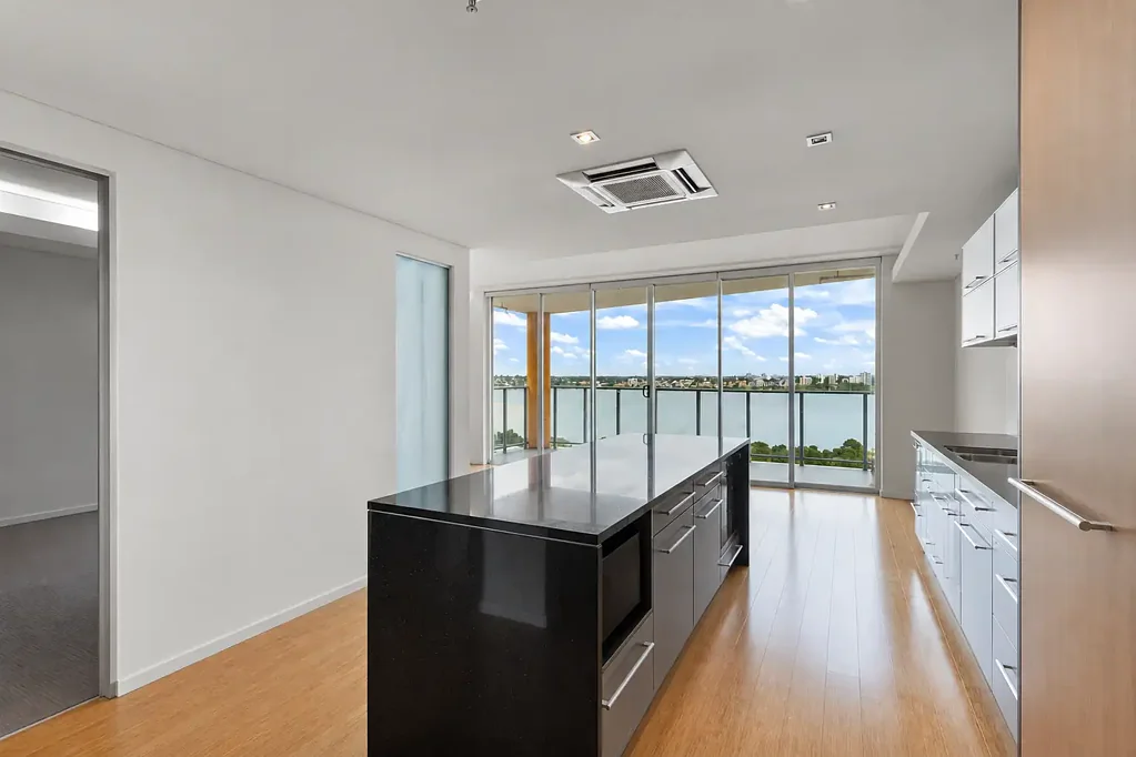 Luxury Lifestyle - Unfurnished Apartment
