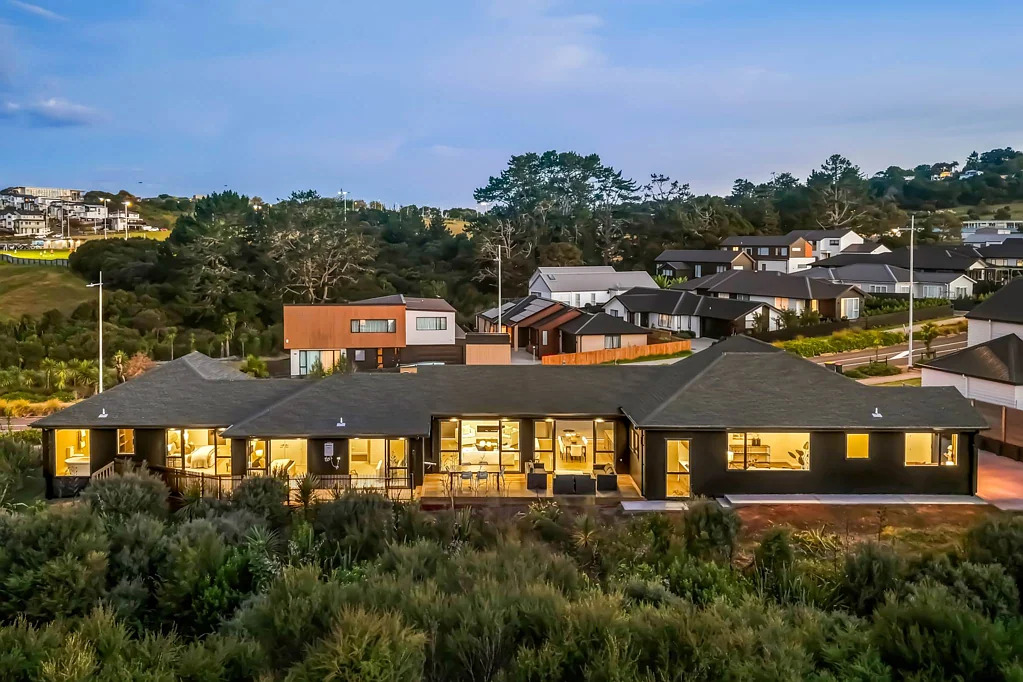 Long Bay 4ห้องนอน Brand New Rare Single-Level Coastal Lifestyle ...