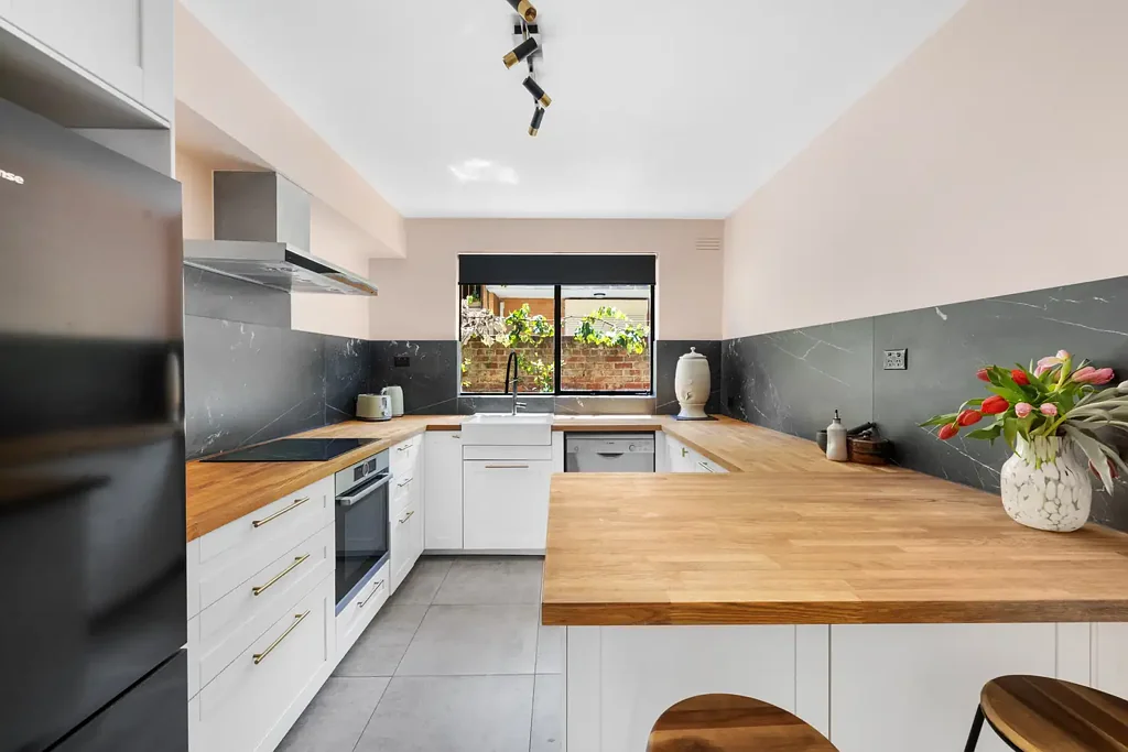 2/70 Droop Street, Footscray, VIC 3011