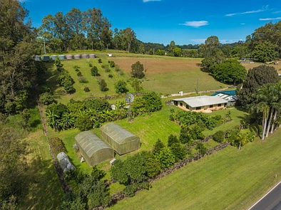 Ross Creek 4chambre Tranquil Acreage Escape with Room to Grow