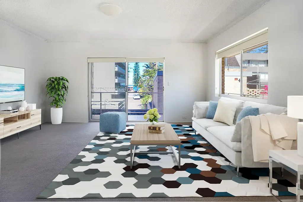 HUGE THREE BEDROOM BEACHSIDE APARTMENT!
