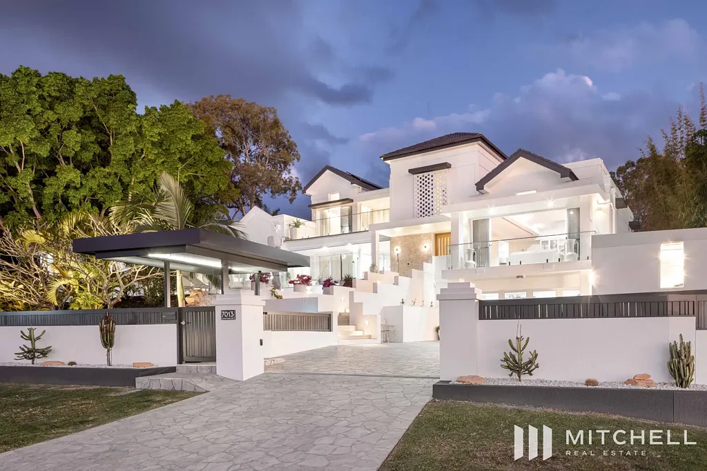 7013 Marine Drive East, Hope Island, QLD 4212